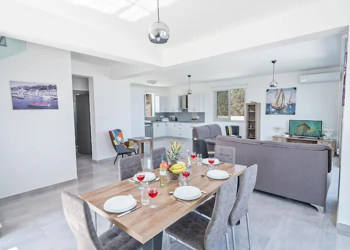 Clea,stunning 4bdr Villa, Seaviews Villa Protaras