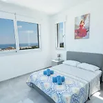 Clea,stunning 4bdr Villa, Seaviews بروتاراس