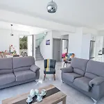 Clea,stunning 4bdr Villa, Seaviews