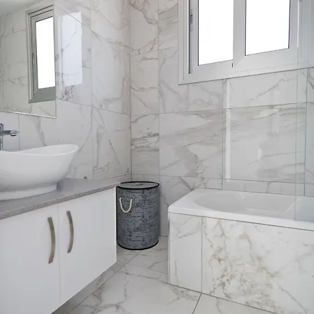 Clea,stunning 4bdr Villa, Seaviews Villa