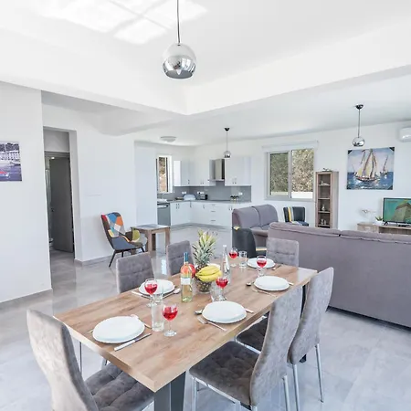 Clea,stunning 4bdr Villa, Seaviews Willa Protaras