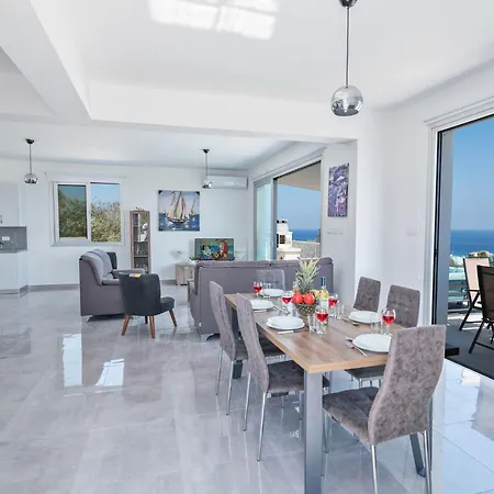 Clea,stunning 4bdr Villa, Seaviews بروتاراس