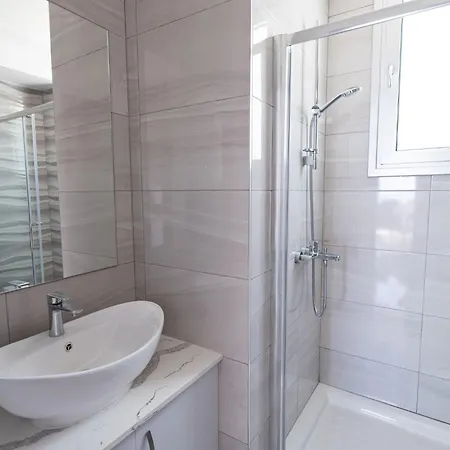 Clea,stunning 4bdr Villa, Seaviews Villa