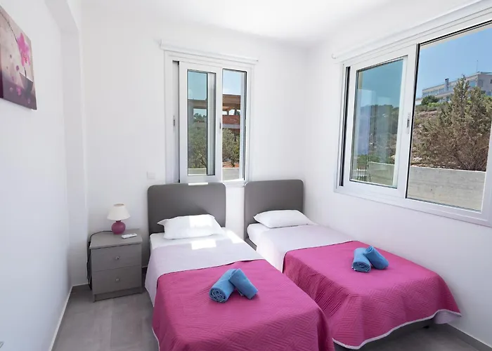 Villa Clea,stunning 4bdr Villa, Seaviews