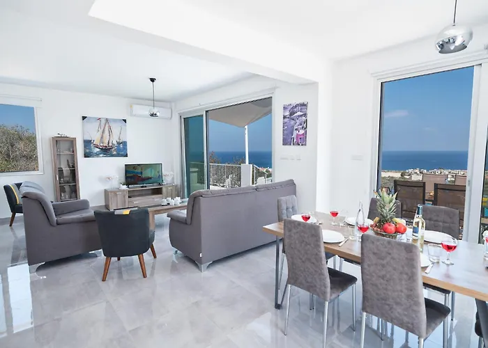 Clea,stunning 4bdr Villa, Seaviews Villa